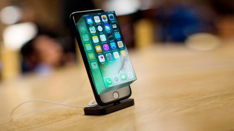 เทคโนโลยีสมาร์ทโฟน “ไร้สัมผัส” จะเกิดขึ้นจริงในอีกไม่ช้า บนตราสินค้าที่มีชื่อว่า “Apple”