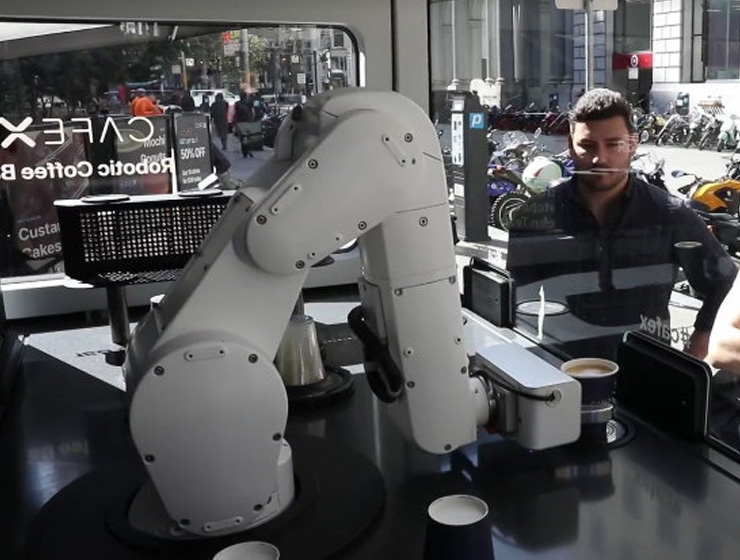 เผยโฉม-หุ่นยนต์บาริสต้า-ตัวช่วยในการชงกาแฟ_web