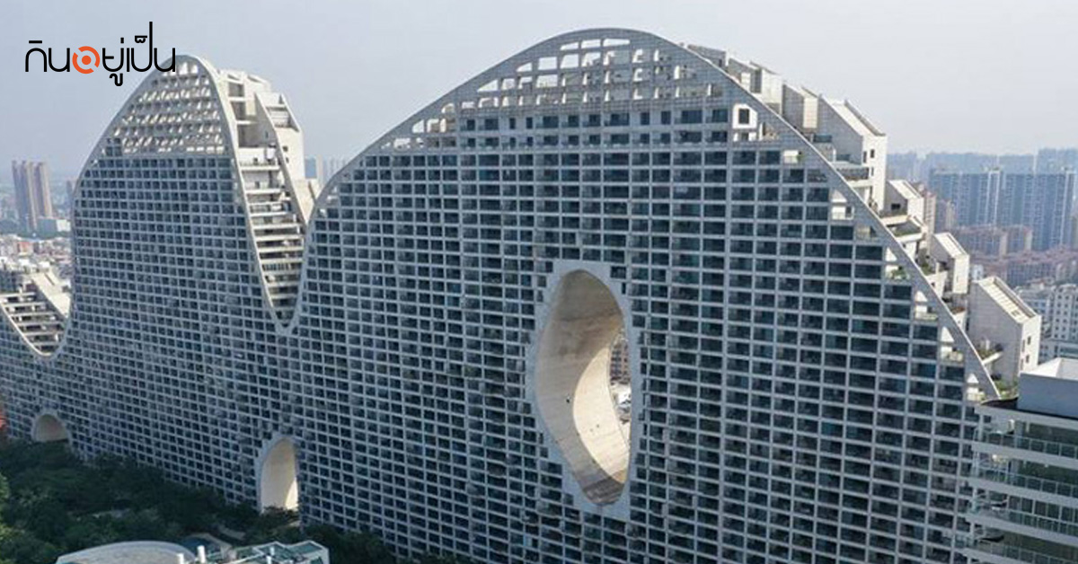 -อาคารภูเขา-โดดเด่นริมชายหาดกว่างซีของจีน_web-1.jpg